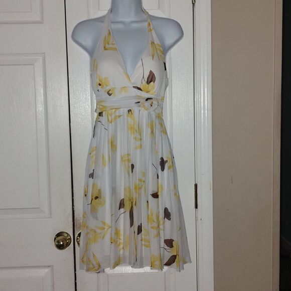 Speechless  halter style floral pleated summer beach party dress Sz M - Picture 1 of 6